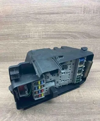 Volvo XC90 Fuse module 30728132 8690698