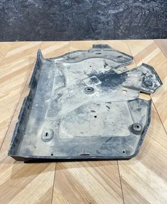 Mercedes-Benz CLS C218 X218 Fuel tank bottom protection A2126930017