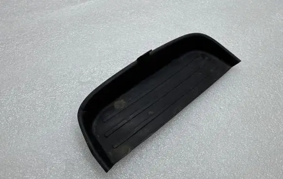 Ford Mustang VI Central console drawer/shelf pad FR3B63045M97A S840F