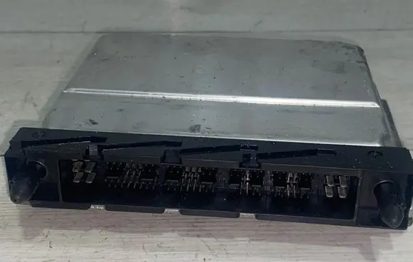 Volvo V70 Engine control unit/module 30637733A 1039S00000 0281011078