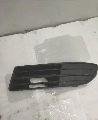 Volkswagen Polo IV 9N3 Front bumper lower grill 6Q0853665D