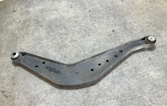 Rear control arm