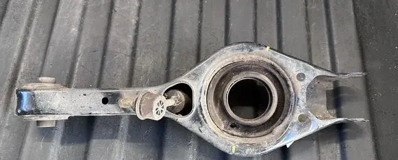 Hyundai ix35 Rear upper control arm/wishbone 552102Y000