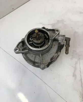 Audi A4 S4 B8 8K Vacuum pump 