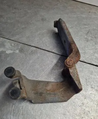 Mercedes-Benz Vito Viano W638 Sliding door lower roller guide/hinge A638780847