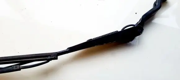 Volvo S40, V40 Front wiper blade arm