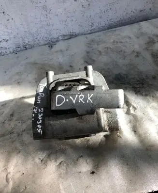 Volkswagen Touran III Engine mount bracket 5q0199262bj