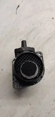 Volkswagen Golf V Mass air flow meter 038906461B