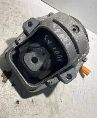 Audi A5 8T 8F Engine mount bracket 8K0199381
