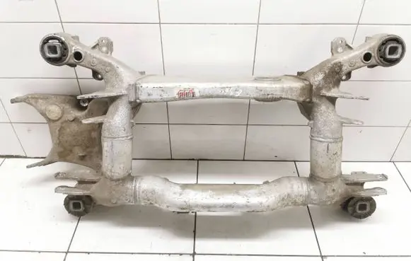 BMW 5 E60 E61 Rear subframe 6770828 6759610 675o609