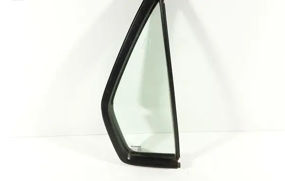 Rear vent window glass