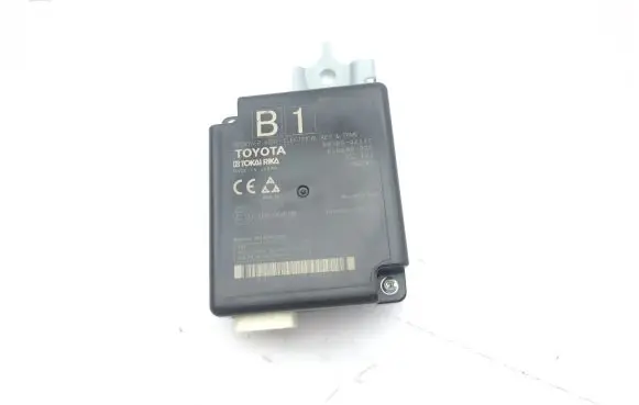 Toyota RAV 4 (XA50) Keyless (KESSY) go control unit/module 897B042110