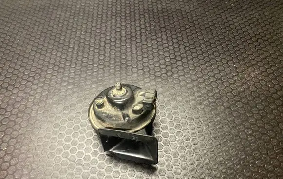 Audi A6 S6 C5 4B Horn signal 0092018