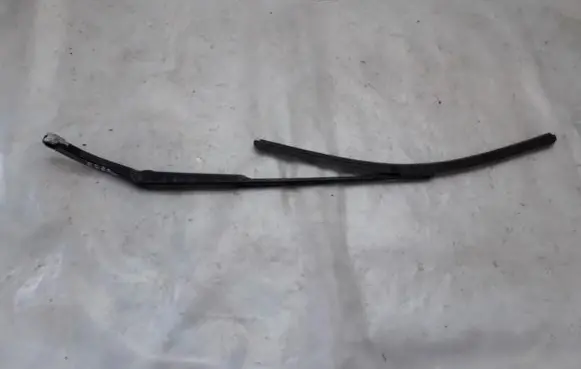 Audi A6 S6 C6 4F Front wiper blade arm 4F2955409