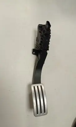 Tesla Model Y Accelerator throttle pedal 762321156534 6PV01402100