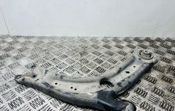 Volkswagen PASSAT B8 Front lower control arm/wishbone 