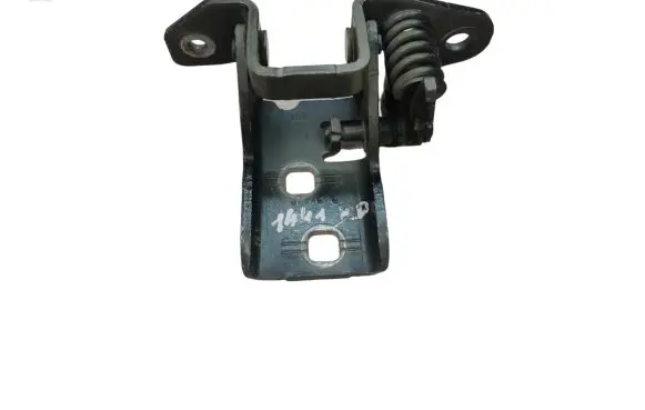Chrysler Town u0026 Country V Front door upper hinge 68030375AE