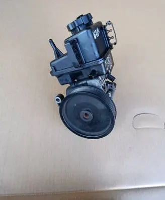 Mercedes-Benz C W204 Power steering pump A0254661501