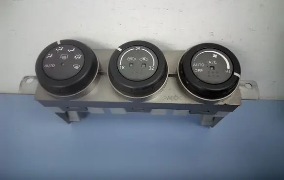 Nissan X-Trail T30 Climate control unit 27500EQ410 A0200018A04000