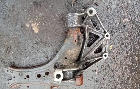 Skoda Fabia Mk1 (6Y) Front lower control arm/wishbone 6Q0199294D