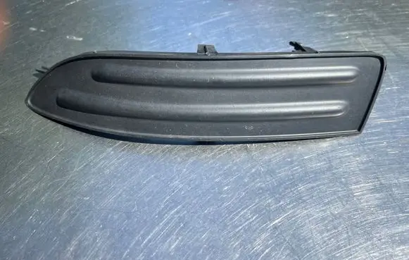 Toyota Corolla E120 E130 Front bumper lower grill 5212802020