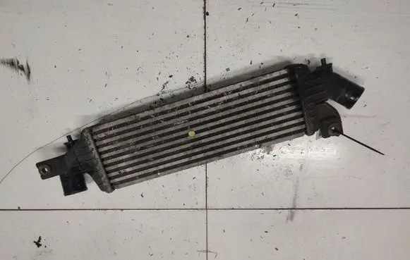 Nissan Primera Intercooler radiator B9237