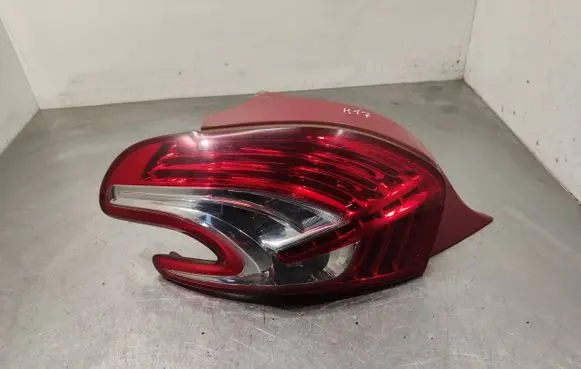 Peugeot 208 Rear/tail lights 9672628280
