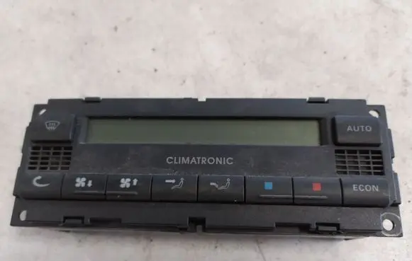 Volkswagen PASSAT B5.5 Climate control unit