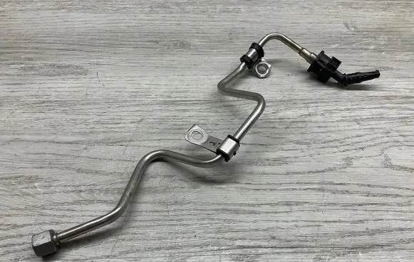 Jaguar F-Pace Fuel line pipe H4P39T518AB