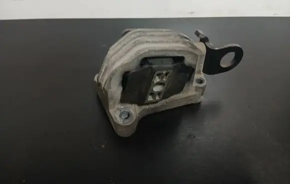 Volvo S60 Engine mount bracket 326D20