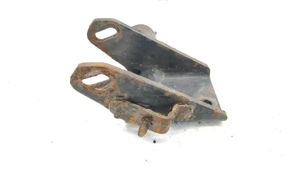 Toyota Avensis T250 Engine mounting bracket