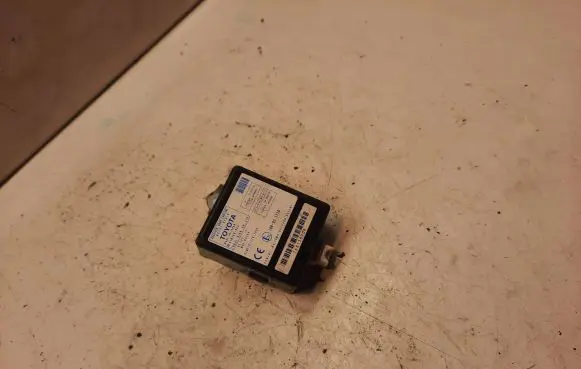 Toyota Corolla Verso E121 Door control unit/module 897410F010 61B168000 168138709