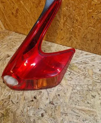 Nissan Juke I F15 Rear/tail lights