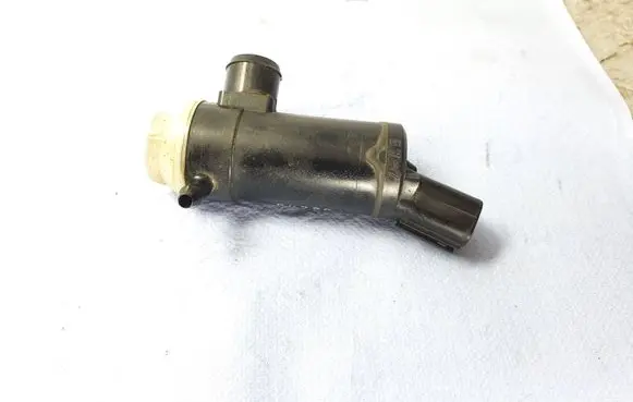 Subaru Legacy Windscreen/windshield washer pump
