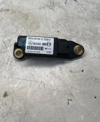 Mercedes-Benz S W220 Airbag deployment crash/impact sensor A2208204426 002362 2208204426