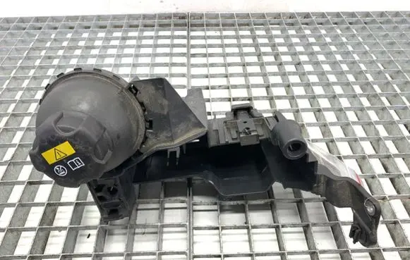 BMW 5 G30 G31 G38 Coolant expansion tank/reservoir 8595280