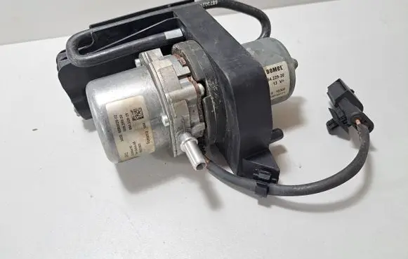 BMW 5 G30 G31 Vacuum pump 6880628 6873026