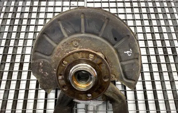 Volkswagen Jetta V Front wheel hub spindle knuckle