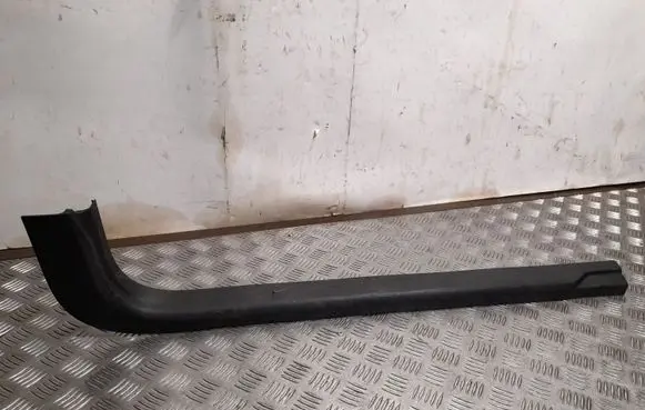 Chevrolet Camaro Front sill trim cover 84078876