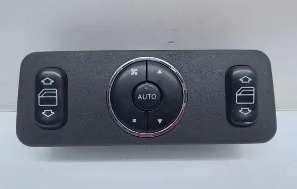 Mercedes-Benz ML W163 Electric window control switch A1638200326