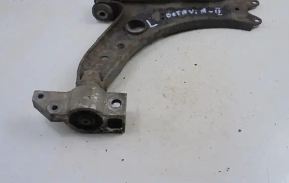 Skoda Octavia Mk2 (1Z) Front lower control arm/wishbone 1K0407189E