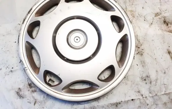 BMW 3 E36 R15 wheel hub/cap/trim 36131180104