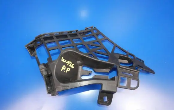 Mercedes-Benz GLA W156 Front bumper mounting bracket A1568851621