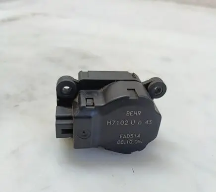 Opel Zafira B Air flap motor/actuator H7102UA43 EAD514 081005