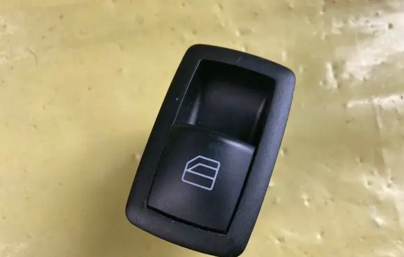 Mercedes-Benz B W245 Electric window control switch A2518200510 03128150 90516793001