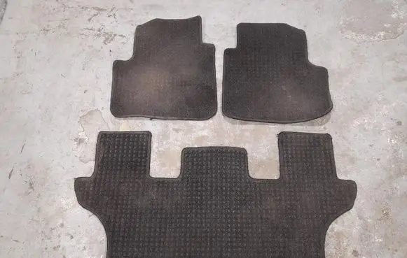 Mercedes-Benz R W251 Car floor mat set 2516800241 2516800100