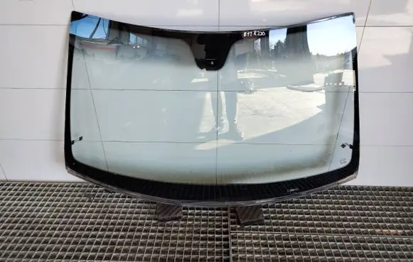Mercedes-Benz SL R230 Front windscreen/windshield window 