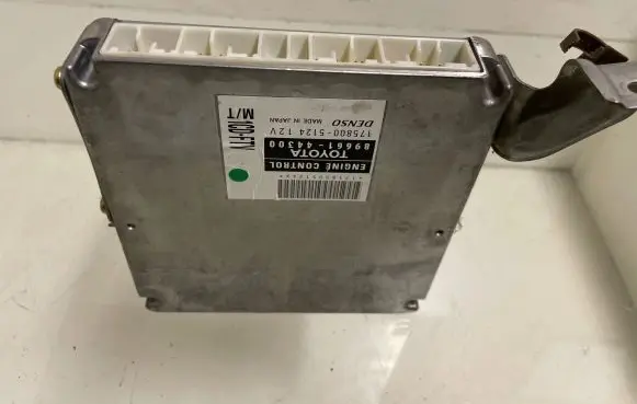 Toyota Avensis Verso Engine control unit/module 8966144300 1758005124