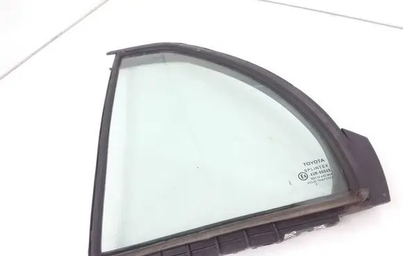 Toyota Yaris Rear vent window glass 681890D050
