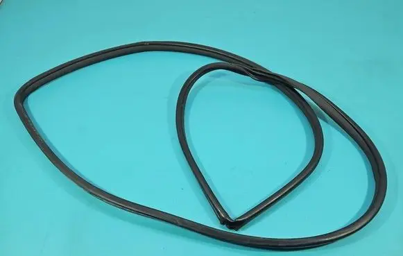 Front door rubber seal
